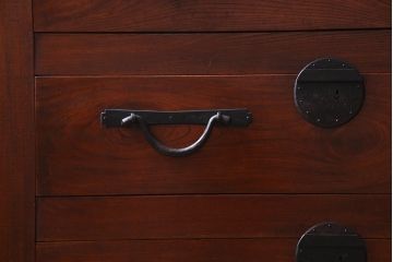 アンティーク家具　和製アンティーク　最高級品!　天板栗材　太い框が存在感を放つ明治期の箪笥サイドボード(リビングボード、水屋箪笥)