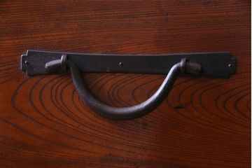 アンティーク家具　和製アンティーク　最高級品!　天板栗材　太い框が存在感を放つ明治期の箪笥サイドボード(リビングボード、水屋箪笥)