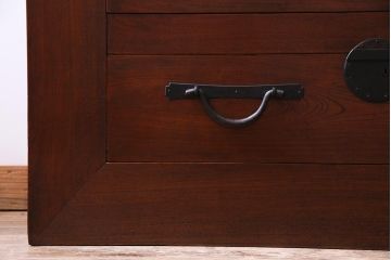 アンティーク家具　和製アンティーク　最高級品!　天板栗材　太い框が存在感を放つ明治期の箪笥サイドボード(リビングボード、水屋箪笥)