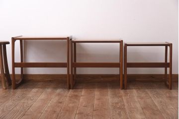 北欧家具　G-PLAN　チーク材　木のぬくもりが感じられるネストテーブル(サイドテーブル)(1)