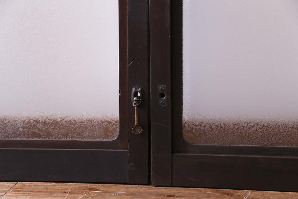 大正ロマン　結霜ガラス 太めのフレームが存在感を放つモダンなガラス戸(窓、引き戸、建具)4枚組