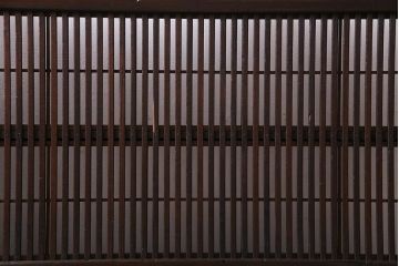 昭和初期　裏障子付き　和モダンの空間づくりに活躍する格子戸2枚セット(ガラス帯戸、障子戸、引戸)