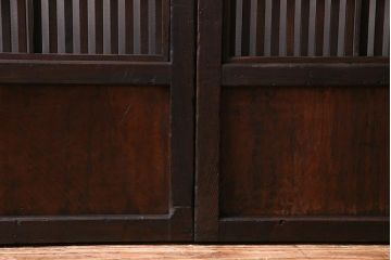 昭和初期　裏障子付き　和モダンの空間づくりに活躍する格子戸2枚セット(ガラス帯戸、障子戸、引戸)