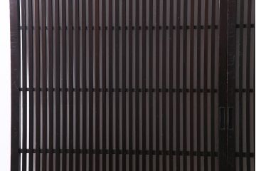 和製アンティーク　上手物　燻された質感が味わい深い格子戸2枚セット(引き戸、建具)