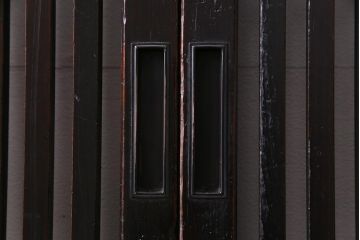 和製アンティーク　上手物　燻された質感が味わい深い格子戸2枚セット(引き戸、建具)