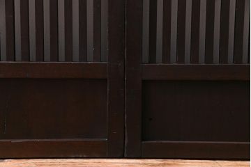 和製アンティーク　上手物　燻された質感が味わい深い格子戸2枚セット(引き戸、建具)