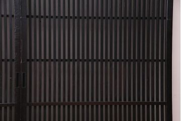 和製アンティーク　上手物　燻された質感が味わい深い格子戸2枚セット(引き戸、建具)(1)