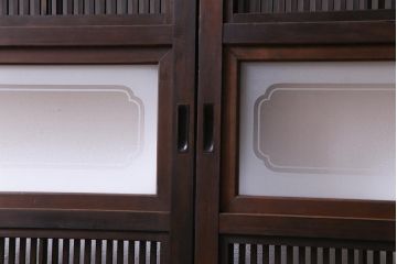 和製アンティーク　腰板ケヤキ材　障子枠付き　和モダンな空間づくりにおすすめな格子戸2枚セット(建具、引き戸)