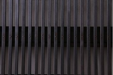 和製アンティーク　腰板ケヤキ材　障子枠付き　和モダンな空間づくりにおすすめな格子戸(建具、引き戸)