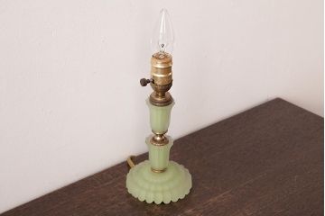アメリカビンテージ　LEVITON　ロマンチックな雰囲気漂うスタンドライト(テーブルランプ)