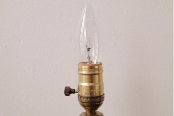 アメリカビンテージ　LEVITON　ロマンチックな雰囲気漂うスタンドライト(テーブルランプ)