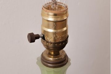 アメリカビンテージ　LEVITON　ロマンチックな雰囲気漂うスタンドライト(テーブルランプ)