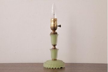 アメリカビンテージ　LEVITON　ロマンチックな雰囲気漂うスタンドライト(テーブルランプ)