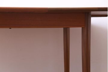 北欧ビンテージ家具　G-PLAN(ジープラン)　チーク材　柔らかな雰囲気漂うエクステンションテーブル(ダイニングテーブル)