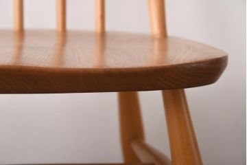 ヴィンテージ家具　イギリスビンテージ　ERCOL(アーコール)　木の温もり溢れるクエーカーチェア(椅子)(1)