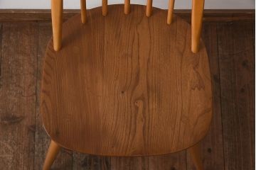 ヴィンテージ家具　イギリスビンテージ　ERCOL(アーコール)　木の温もり溢れるクエーカーチェア(椅子)