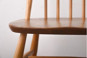 ヴィンテージ家具　イギリスビンテージ　ERCOL(アーコール)　優しい色味のクエーカーチェア(椅子)(1)