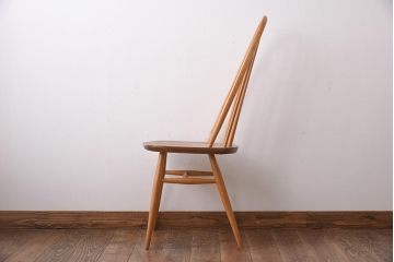 ヴィンテージ家具　イギリスビンテージ　ERCOL(アーコール)　優しい色味のクエーカーチェア(椅子)(1)