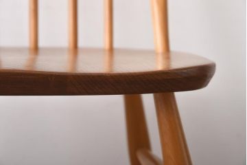 ヴィンテージ家具　イギリスビンテージ　ERCOL(アーコール)　優しい色味のクエーカーチェア(椅子)(1)