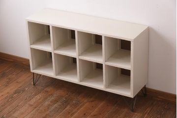 ペイント家具　学校の下駄箱をリメイクした鉄脚マス目棚(オープンラック、飾り棚)
