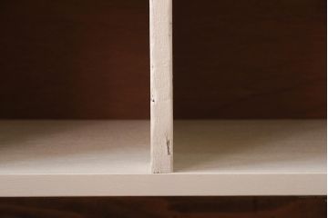 ペイント家具　学校の下駄箱をリメイクした鉄脚マス目棚(オープンラック、飾り棚)
