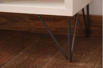 ペイント家具　学校の下駄箱をリメイクした鉄脚マス目棚(オープンラック、飾り棚)
