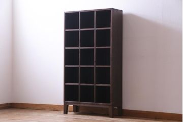 レトロ家具　昭和レトロ　5×3マス　脚付リメイク　正方形のマス目がすっきりとした印象の収納棚(マス目棚、飾り棚、オープンラック)