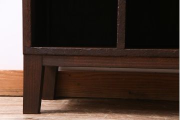 レトロ家具　昭和レトロ　5×3マス　脚付リメイク　正方形のマス目がすっきりとした印象の収納棚(マス目棚、飾り棚、オープンラック)