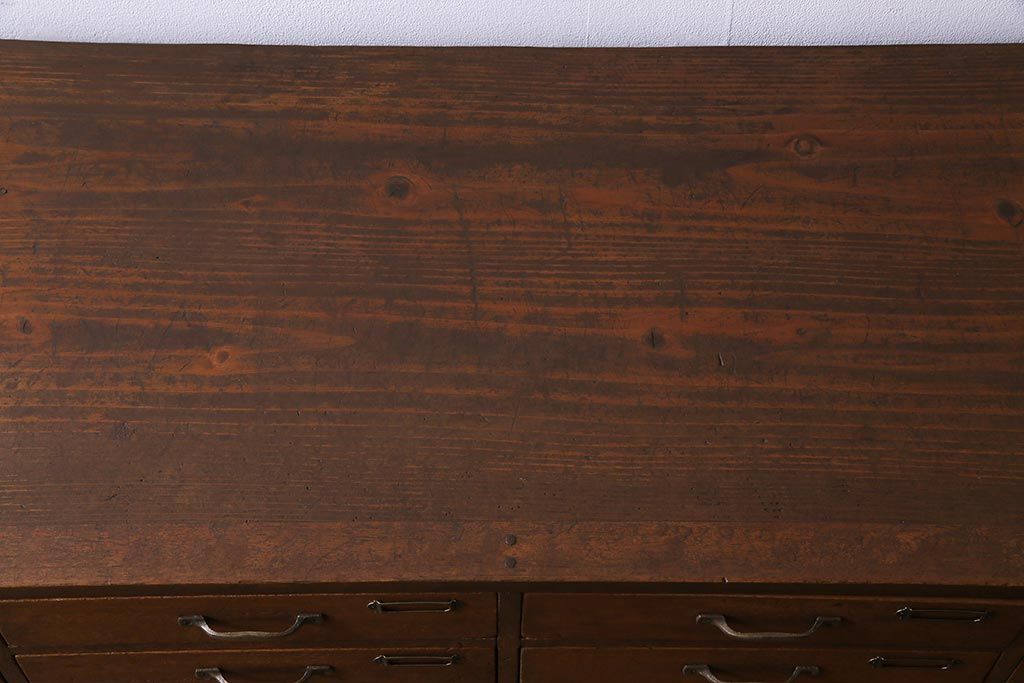 レトロ家具　昭和レトロ　ネームプレート付き　薄型の引き出しが40杯付いたチェスト(書類ケース、ドロワー)