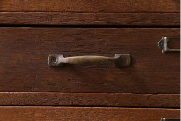 レトロ家具　昭和レトロ　ネームプレート付き　薄型の引き出しが40杯付いたチェスト(書類ケース、ドロワー)