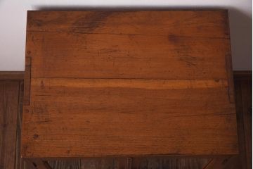 レトロ家具　昭和初期　整理整頓におすすめなレトロな雰囲気漂う収納棚(書類棚、キャビネット)