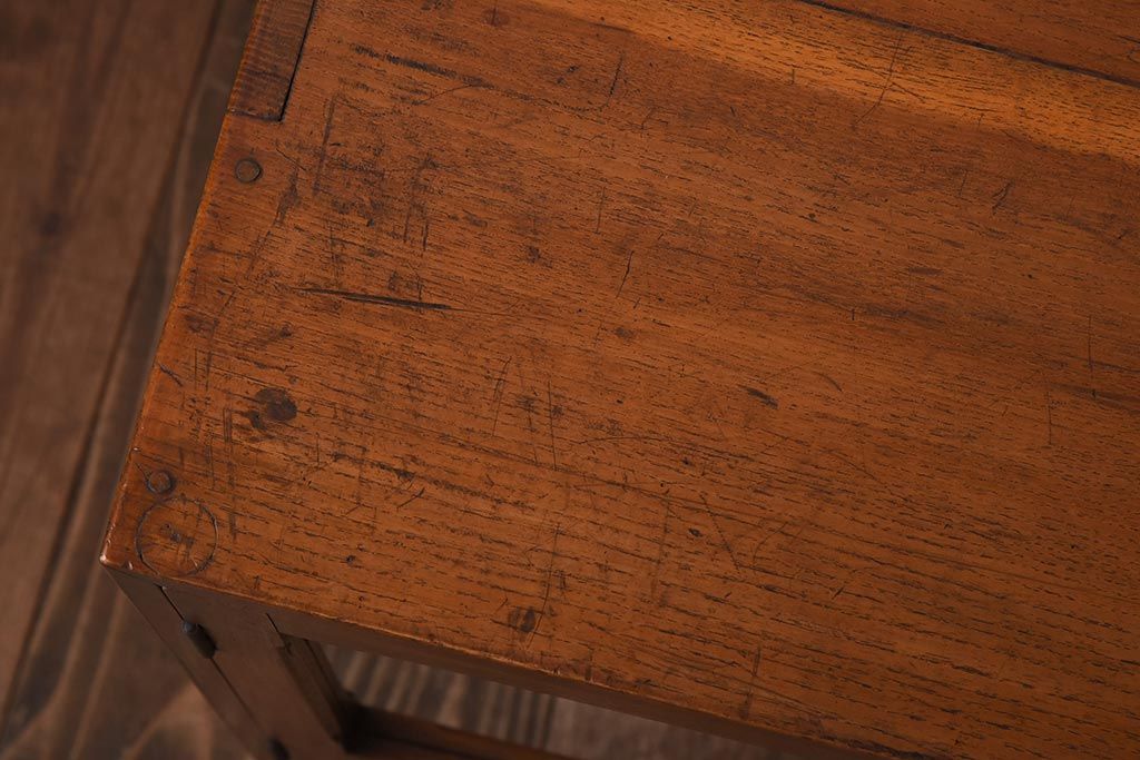 レトロ家具　昭和初期　整理整頓におすすめなレトロな雰囲気漂う収納棚(書類棚、キャビネット)