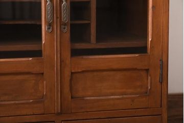 レトロ家具　昭和初期　整理整頓におすすめなレトロな雰囲気漂う収納棚(書類棚、キャビネット)