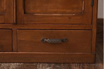 レトロ家具　昭和初期　整理整頓におすすめなレトロな雰囲気漂う収納棚(書類棚、キャビネット)