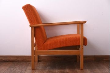 ヴィンテージ家具　イギリスビンテージ　ビーチ材　オレンジのファブリックが目を引く一人掛けソファ(1)