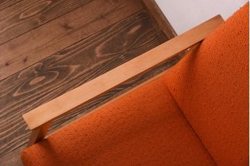 ヴィンテージ家具　イギリスビンテージ　ビーチ材　オレンジのファブリックが目を引く一人掛けソファ(1)