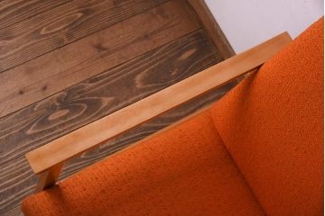 ヴィンテージ家具　イギリスビンテージ　ビーチ材　オレンジのファブリックが目を引く一人掛けソファ(2)