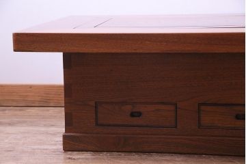 アンティーク雑貨　中古　民芸家具　四尺　鮮明なケヤキの杢目が楽しめる長火鉢(関西火鉢、囲炉裏、座卓)