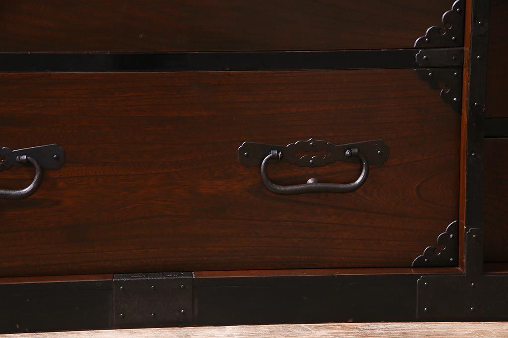 アンティーク家具　明治期　三尺　前面ケヤキ材　渋さと上品さが織り交じる小振りな整理箪笥(時代箪笥)