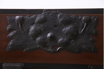 アンティーク家具　明治期　三尺　前面ケヤキ材　渋さと上品さが織り交じる小振りな整理箪笥(時代箪笥)