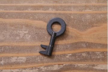 アンティーク家具　明治期　三尺　前面ケヤキ材　渋さと上品さが織り交じる小振りな整理箪笥(時代箪笥)