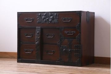 アンティーク家具　明治期　三尺　前面ケヤキ材　渋さと上品さが織り交じる小振りな整理箪笥(時代箪笥)