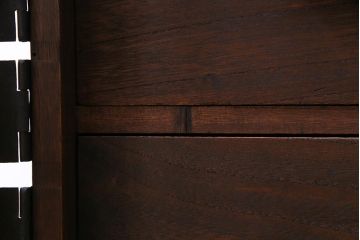 アンティーク家具　明治期　観音開き戸　桐材　重厚感漂う鉄脚箪笥ローボード(ローチェスト、衣装箪笥、桐箪笥、桐たんす)