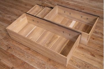 アンティーク家具　明治期　観音開き戸　桐材　重厚感漂う鉄脚箪笥ローボード(ローチェスト、衣装箪笥、桐箪笥、桐たんす)