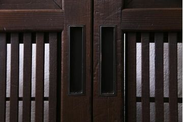 昭和初期　裏障子枠付き　腰板ケヤキ材　幅狭!粋な雰囲気のガラス格子戸(ガラス帯戸、引き戸、建具)4枚セット