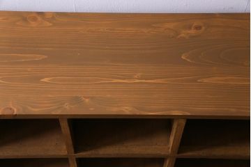 レトロ家具　昭和レトロ　素朴な木味が懐かしい雰囲気を醸し出すロッカー(下駄箱、マス目棚、収納棚)(2)