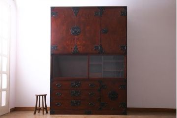 中古　岩谷堂箪笥　特注品　収納力と存在感抜群!大迫力の収納棚(キャビネット、戸棚、茶棚、飾り棚、店舗什器、上下バラ売り可能)(定価約140万円)(R-032938)