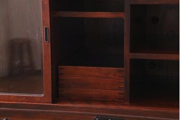 中古　岩谷堂箪笥　特注品　収納力と存在感抜群!大迫力の収納棚(キャビネット、戸棚、茶棚、飾り棚、店舗什器、上下バラ売り可能)(定価約140万円)(R-032938)