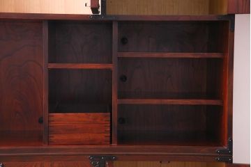 中古　岩谷堂箪笥　特注品　収納力と存在感抜群!大迫力の収納棚(キャビネット、戸棚、茶棚、飾り棚、店舗什器、上下バラ売り可能)(定価約140万円)(R-032938)
