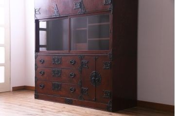 中古　岩谷堂箪笥　特注品　収納力と存在感抜群!大迫力の収納棚(キャビネット、戸棚、茶棚、飾り棚、店舗什器、上下バラ売り可能)(定価約140万円)(R-032938)